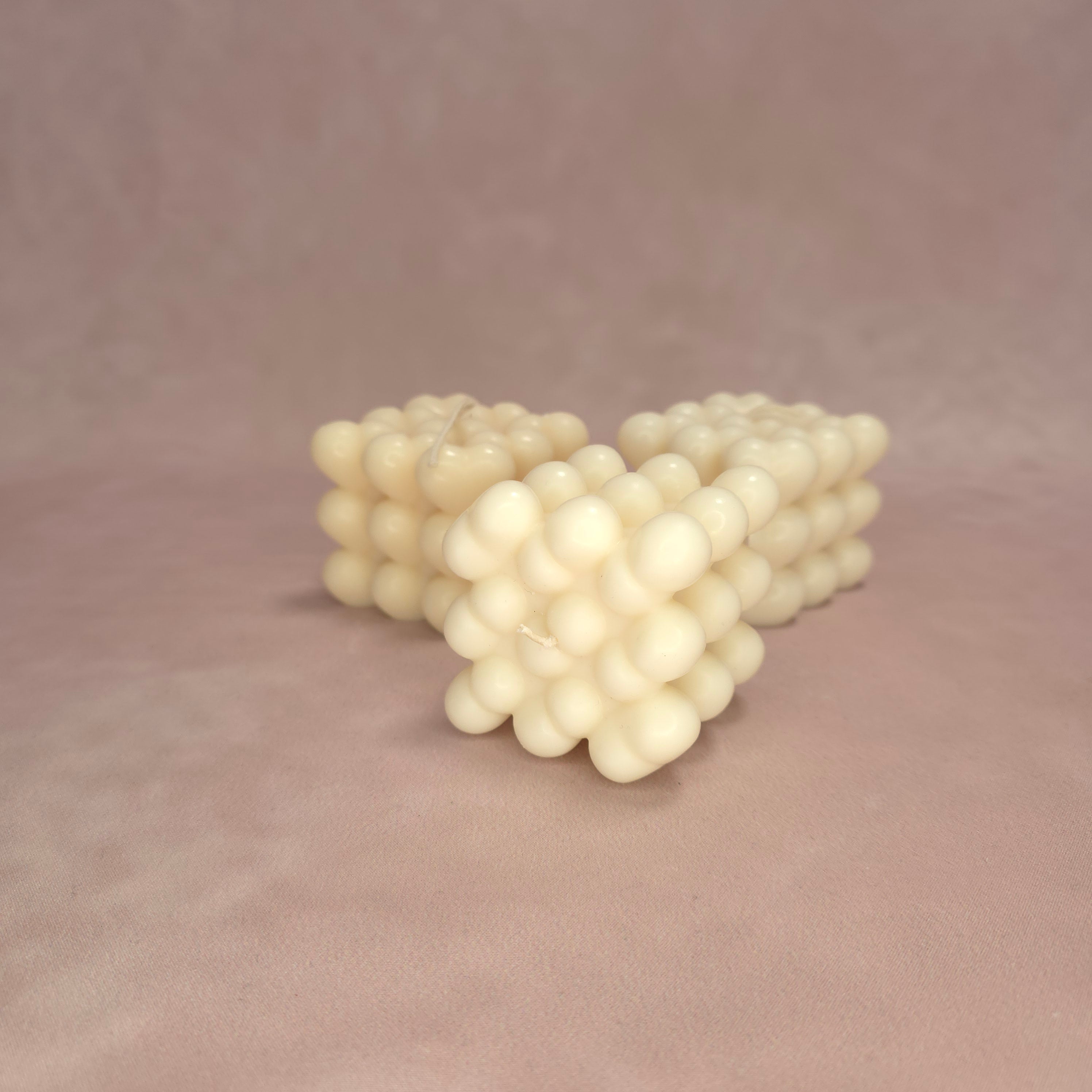 Handgegossene Kerze "Bubble Heart" aus Sojawachs