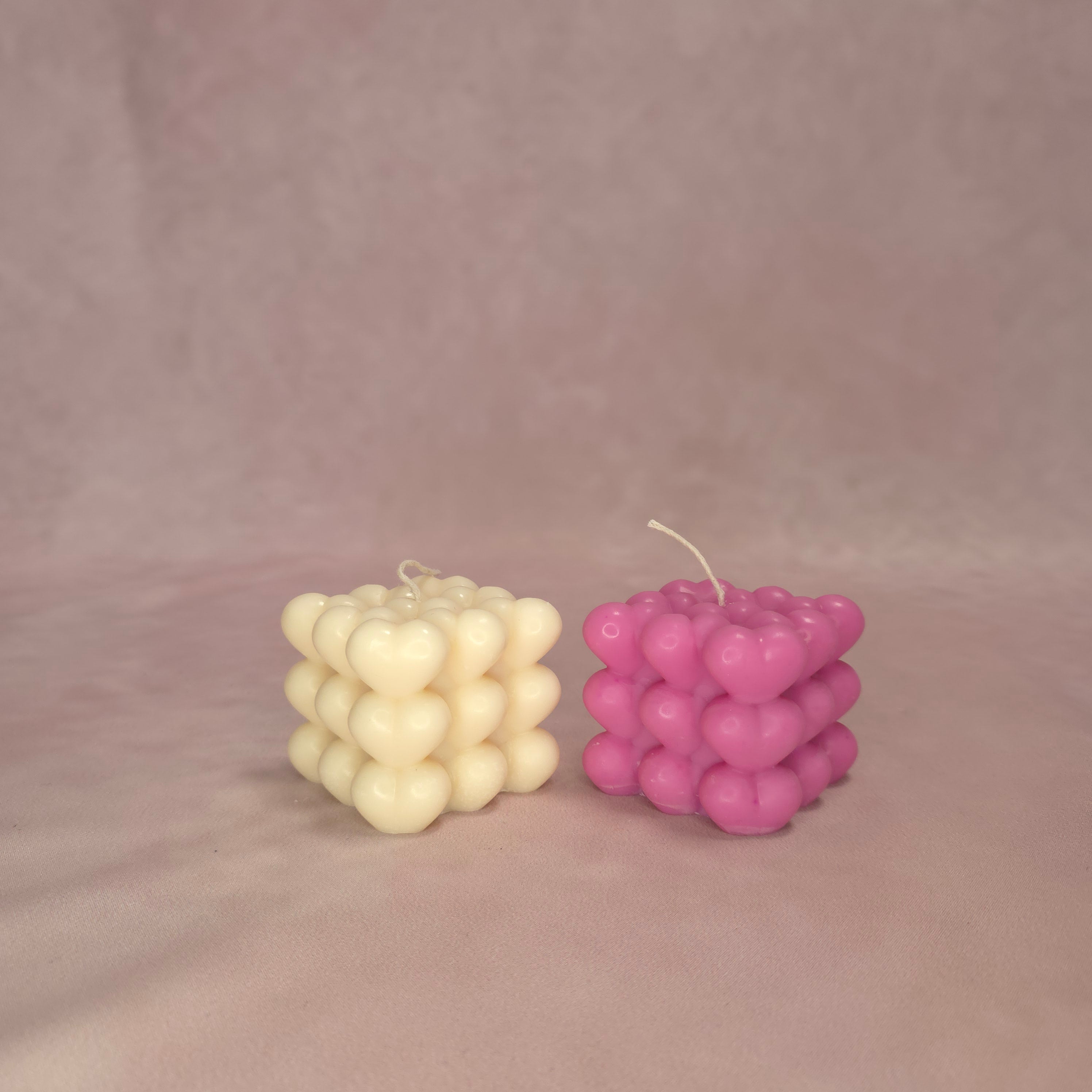 Handgegossene Kerze "Bubble Heart" aus Sojawachs - Valentinstag Edition