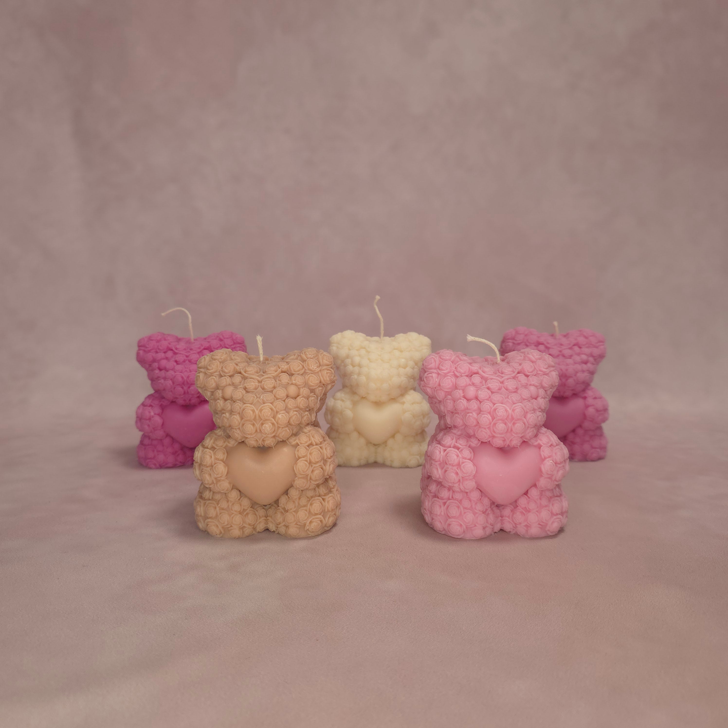 Handgegossene Kerze "Teddy" aus Sojawachs - Valentinstag Edition