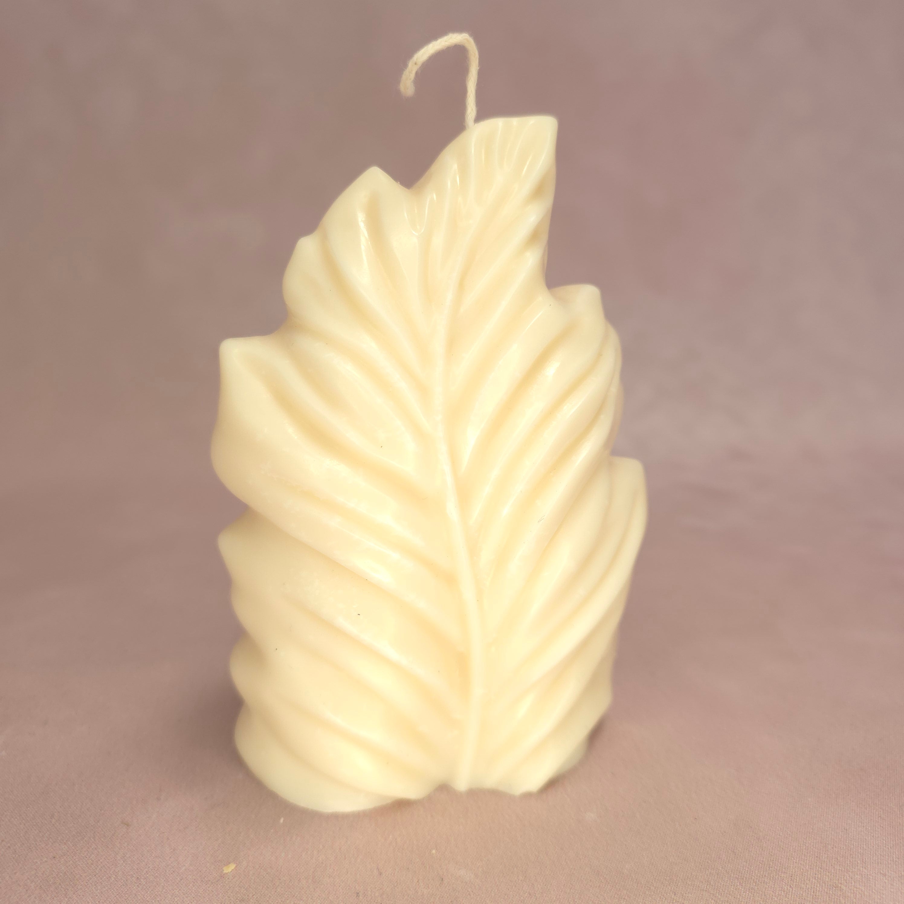 Handgegossene Kerzen "Blatt" aus Sojawachs
