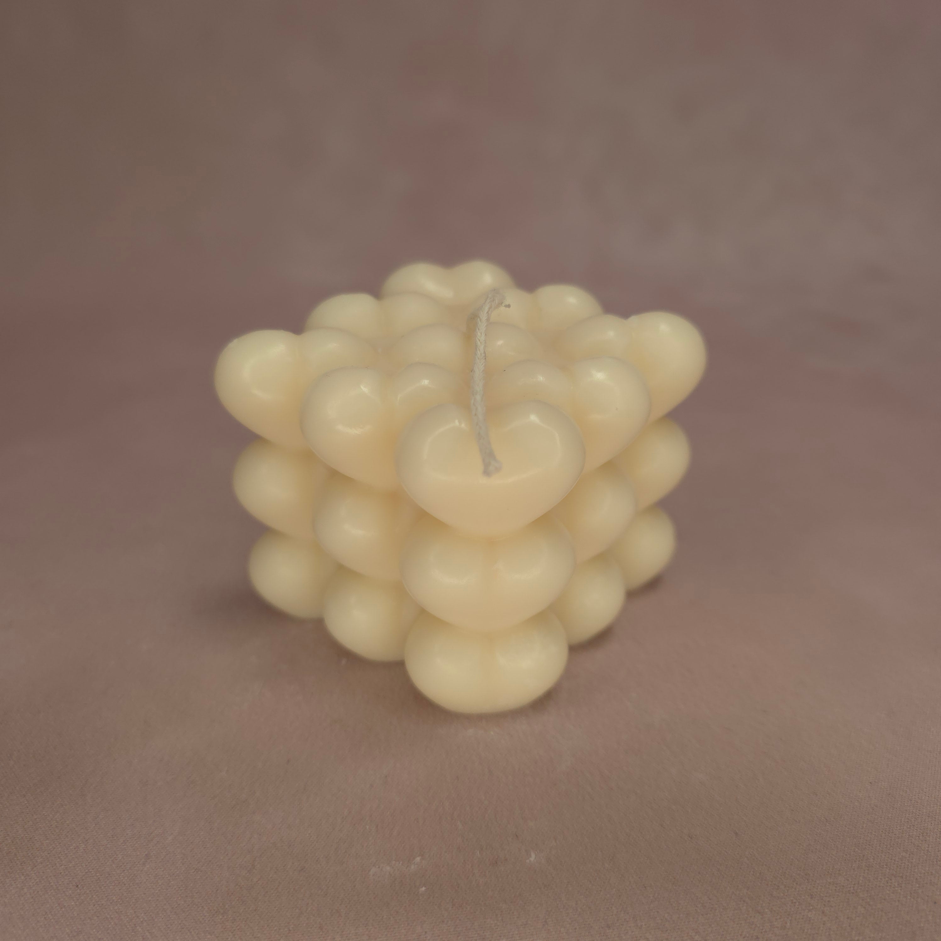 Handgegossene Kerze "Bubble Heart" aus Sojawachs