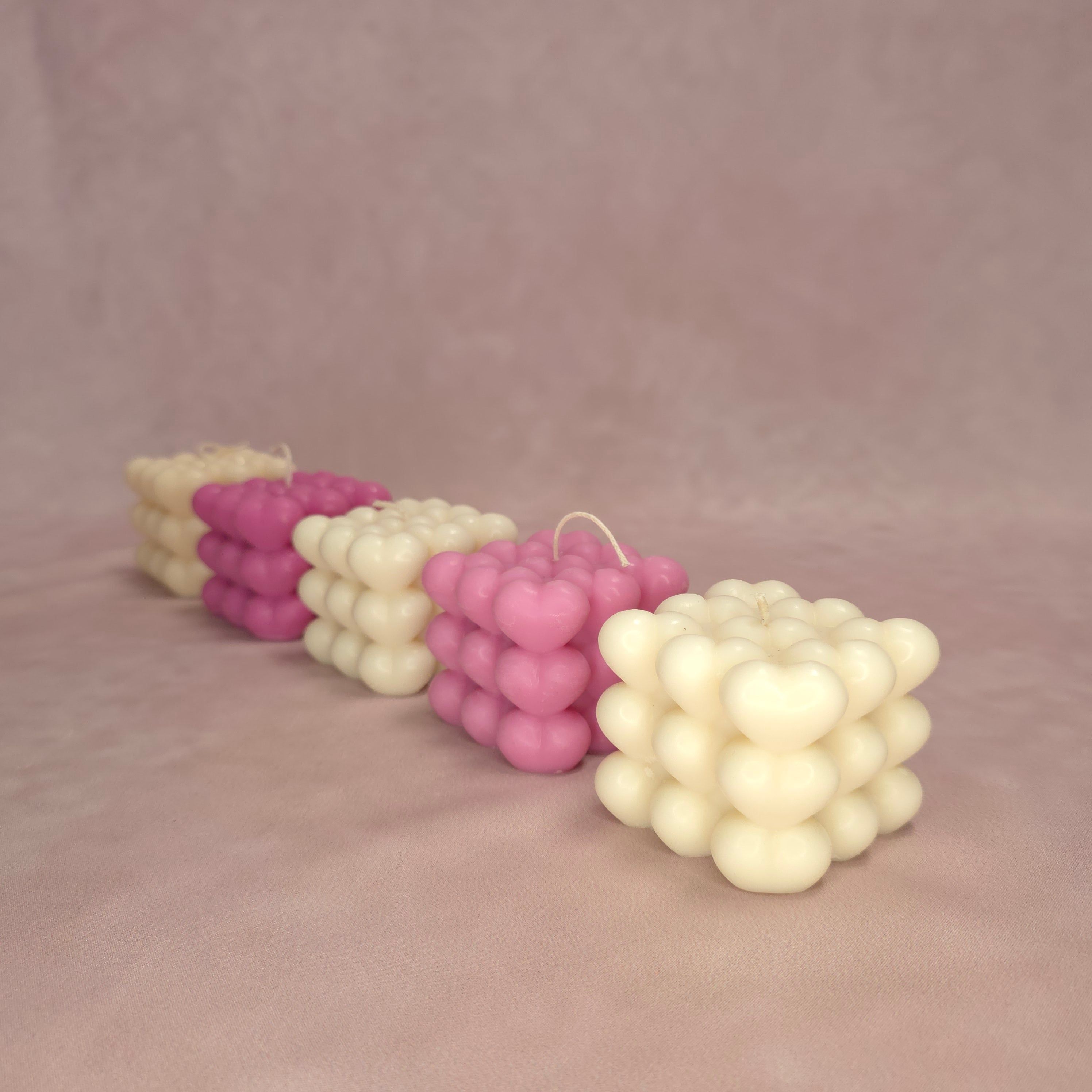 Handgegossene Kerze "Bubble Heart" aus Sojawachs - Valentinstag Edition
