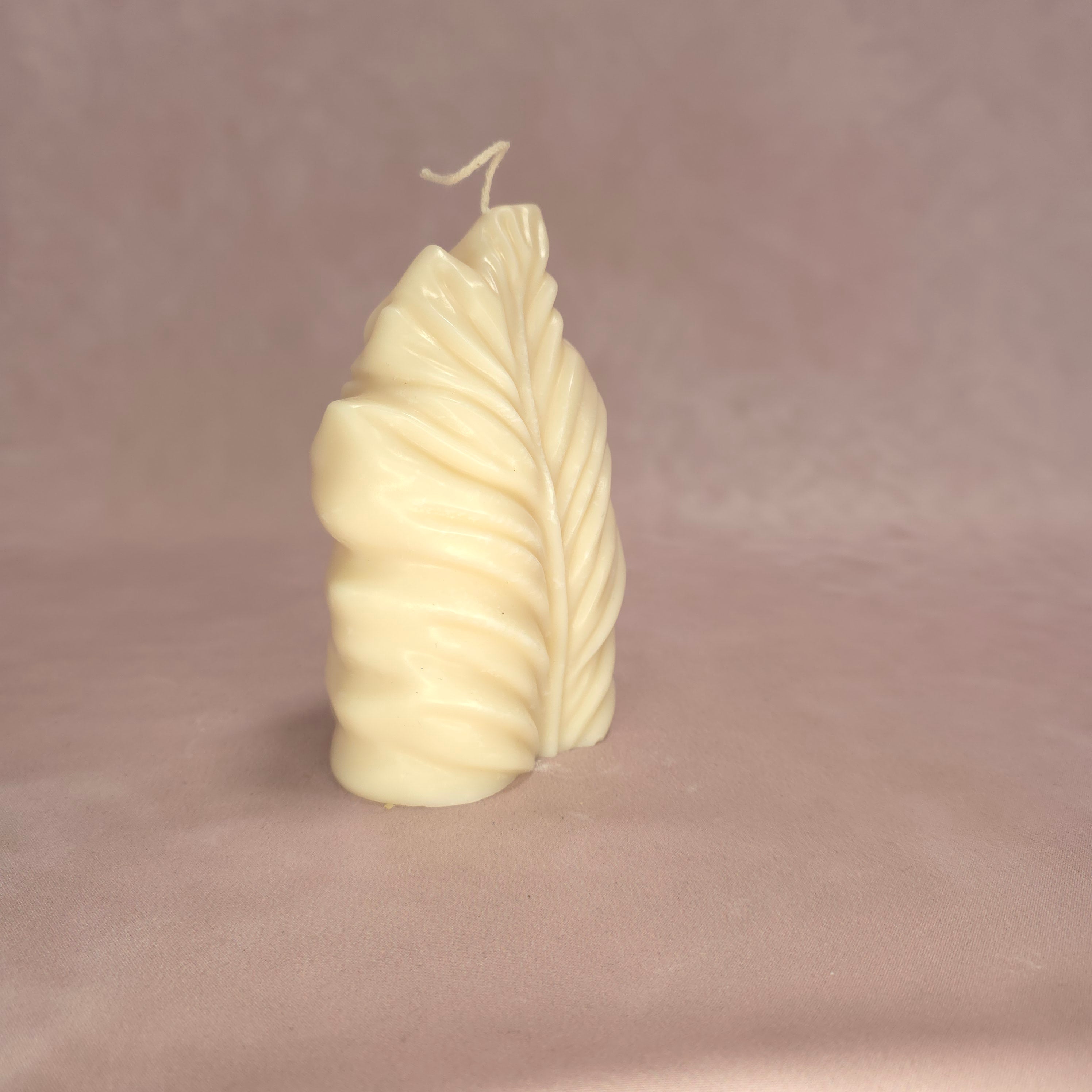 Handgegossene Kerzen "Blatt" aus Sojawachs