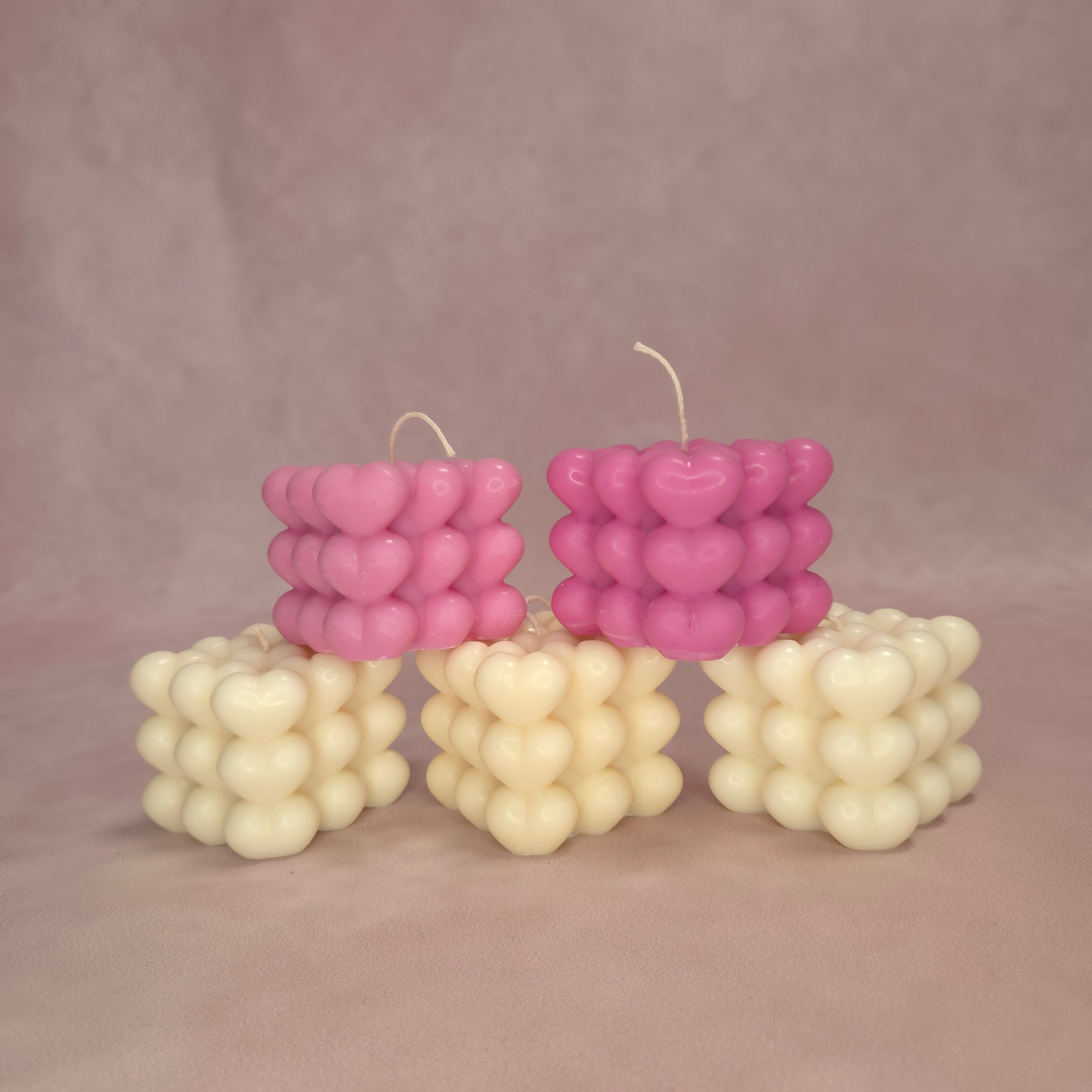 Handgegossene Kerze "Bubble Heart" aus Sojawachs - Valentinstag Edition