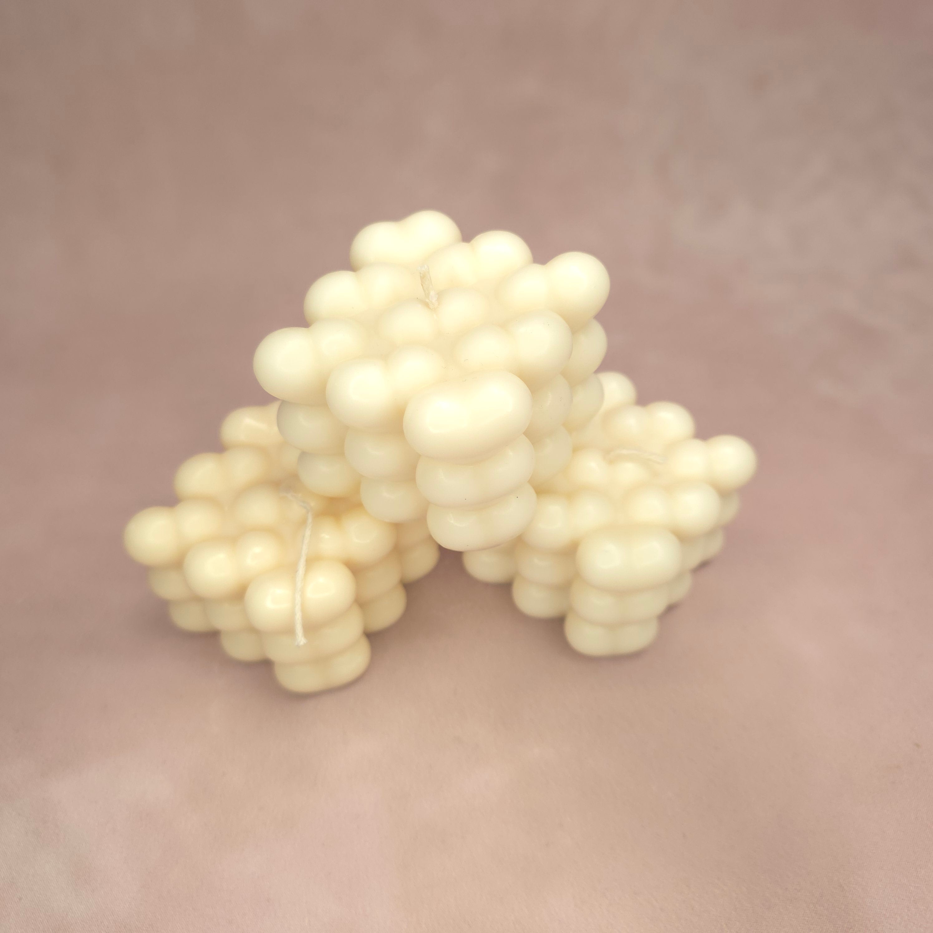 Handgegossene Kerze "Bubble Heart" aus Sojawachs